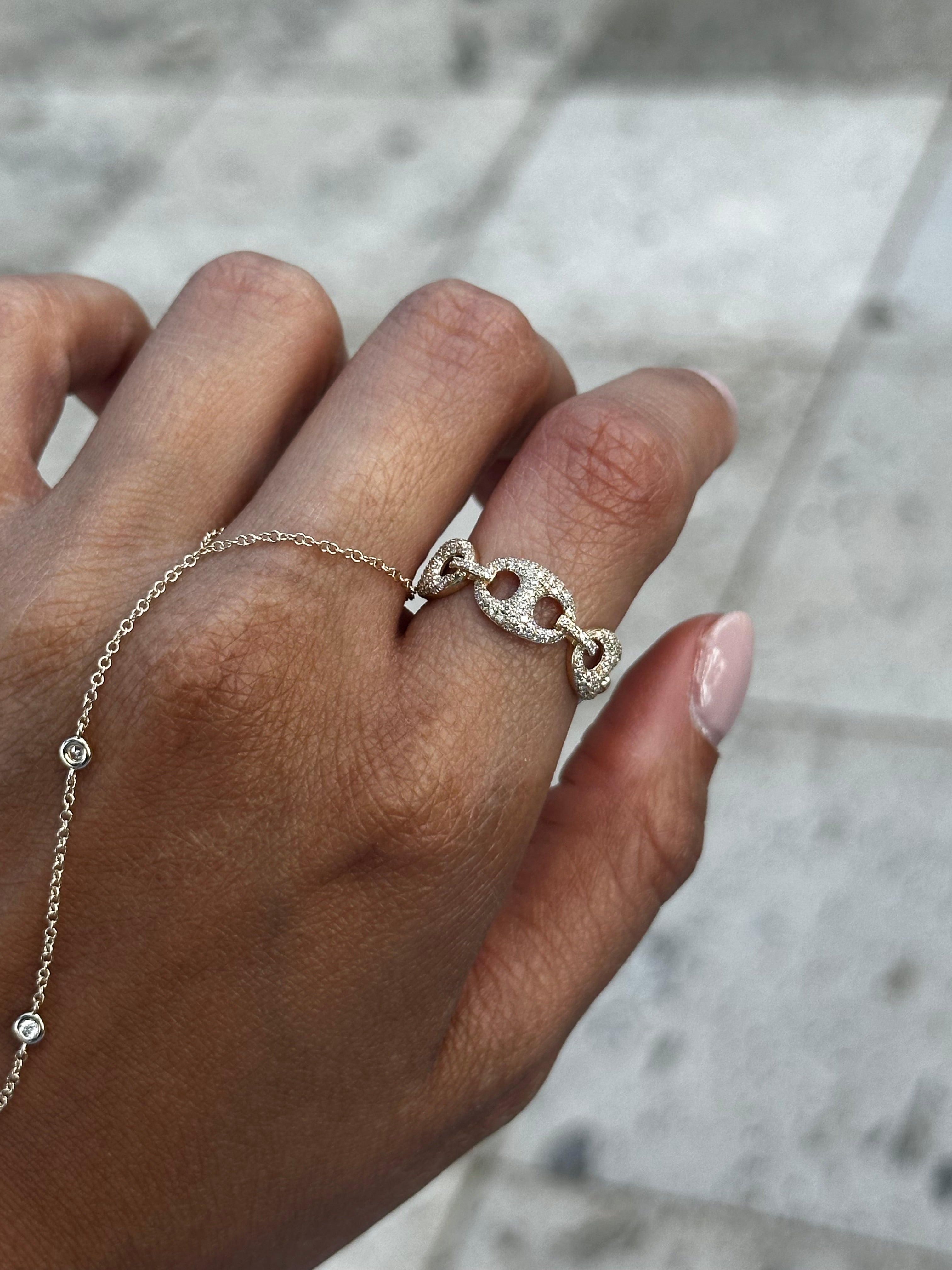 Gucci Diamond pavè ring