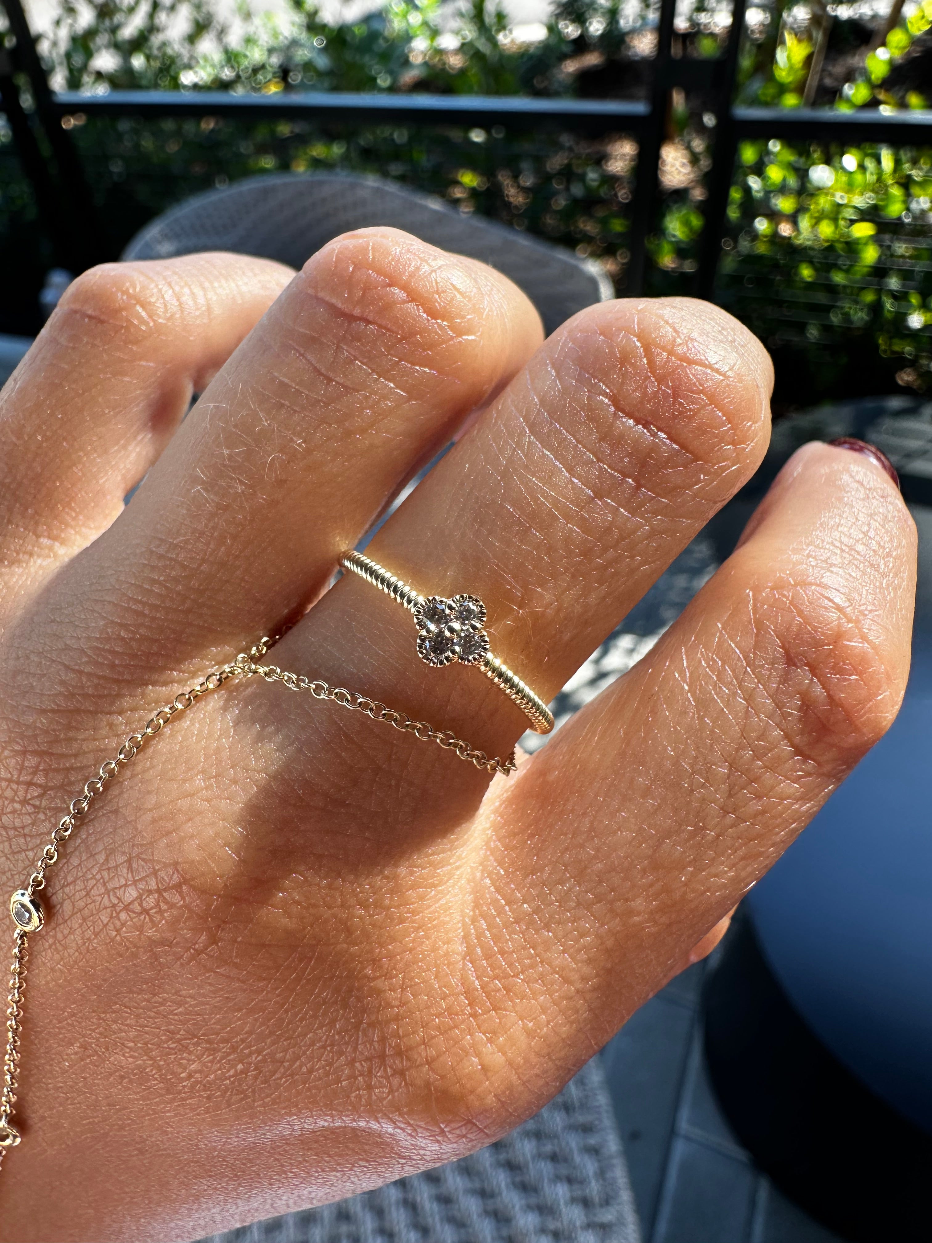 14k Gold Skinny Omega Chain Clover Diamond Ring