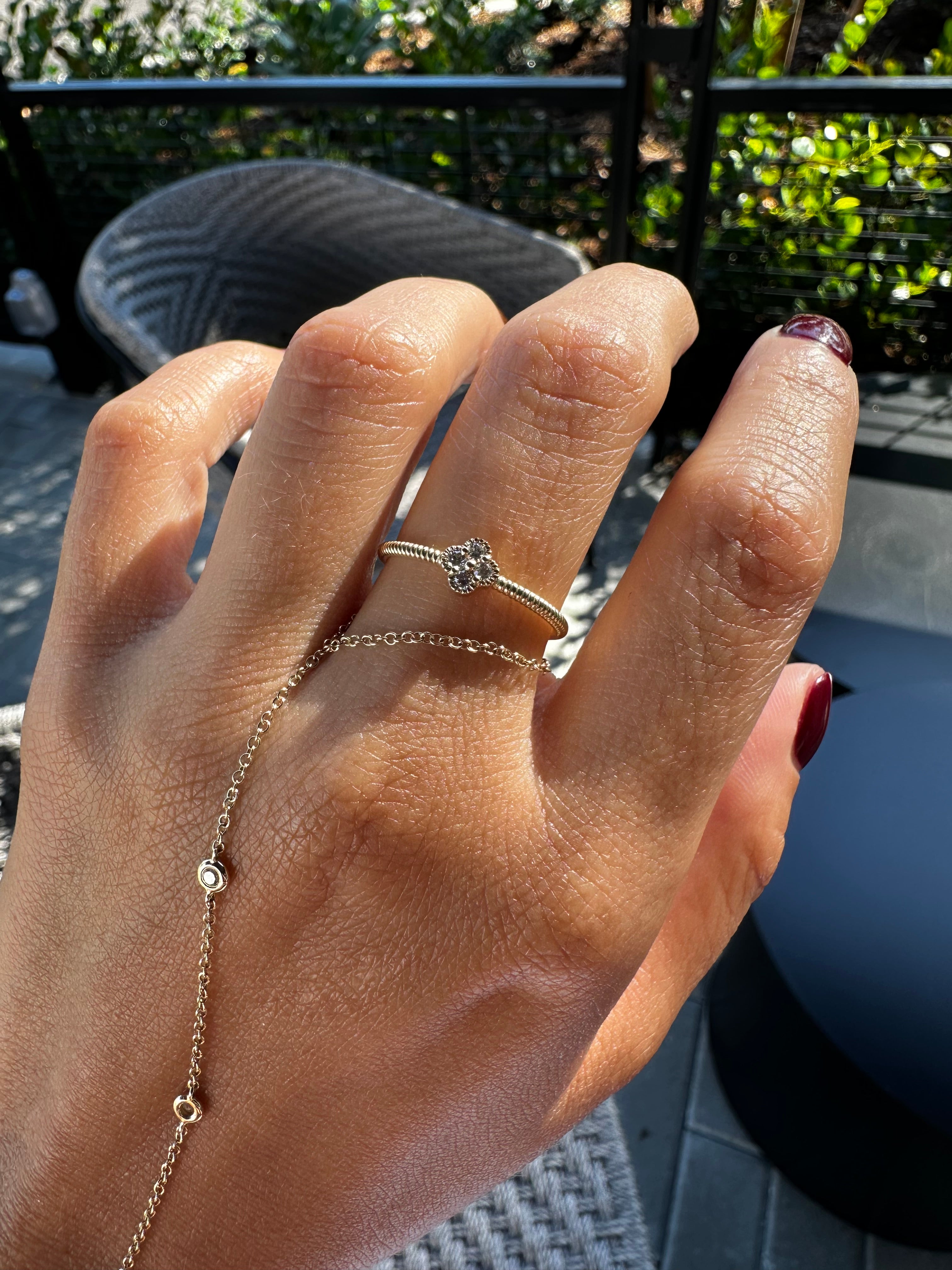 14k Gold Skinny Omega Chain Clover Diamond Ring